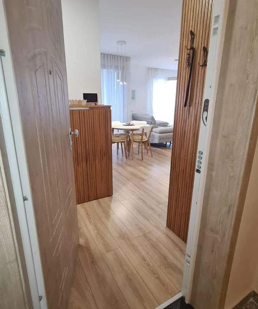 Ema Apartment Tirana 0*,